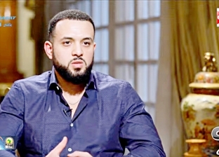 الأخ غير الشقيق لـ"هيثم أحمد زكي": الراحل كان يعاني من ضغوط بسبب والده