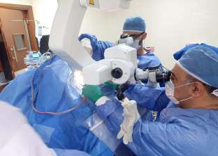 فريق طبي بجامعة أسيوط ينجح في استئصال ورم نادر بالغدة الصنوبرية لمريضة