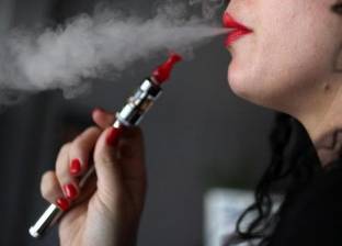 الصحة العالمية تحذر: السجائر الإلكترونية تسبب تلف الرئة