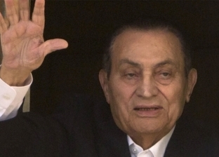 عاجل.. الإمارات تنكس الأعلام حدادا على وفاة مبارك