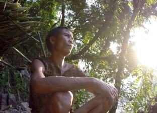 «طرازان» عاش41 عاما في أدغال الغابات: يتغذى على الثعابين ويجهل النساء