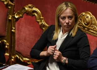 عاطل يهدد رئيسة وزراء إيطاليا وابنتها اعتراضا على خطة خفض الدعم