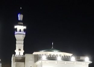 مسجد الملك فيصل بمطار القاهرة يتزين لاستقبال رواده في رمضان