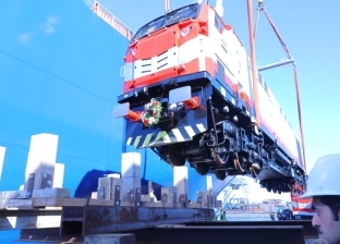 السكة الحديد تبدأ تدريب السائقين على قيادة الجرارات الأمريكية الجديدة