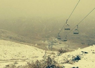 الثلوج تكسو جبال جنوب لبنان بالتزامن مع السيول في بيروت «صور»