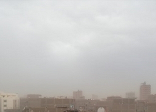 بالصور.. رياح محملة بالأتربة وأمطار خفيفة تضرب سوهاج