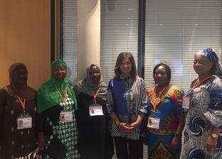وزيرة الهجرة تلتقي سيدات أفريقيا في مؤتمر "أديان من أجل السلام"