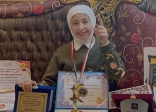«شروق» 12 سنة تحفظ القرآن وتبدع في الإنشاد الديني.. فازت بعدة مسابقات