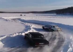 بالفيديو| لعب مرعب بالسيارات فوق الجليد
