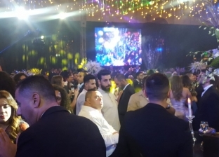 "أمح الدولي" يخطف الأنظار بحفل زفاف أحمد فهمي وهنا الزاهد