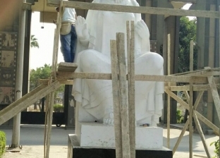 لجنة الثقافة تبدأ أعمال إزالة طلاء تمثال "الفلاحة المصرية"