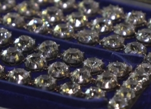 كنز من الماس.. عرض مجوهرات الملكة ماري أنطوانيت للبيع في مزاد