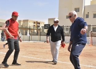 محافظ بورسعيد يشارك في مباراة كرة قدم بمنطقة «سلام مصر» ويدعو الشباب لزيارتها