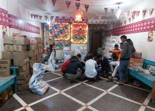 «أخلاقنا الجميلة».. قرية «الشنباب» تستقبل رمضان بالتبرع للمحتاجين (صور)