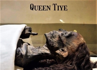 خبيرة آثار عن كثافة ونعومة شعر الملكة «تي»: السر في الحنة