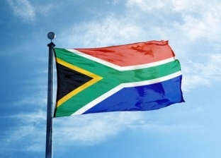 الأخضر رمزا لخصوبة الأرض.. دلالات ألوان علم جنوب أفريقيا
