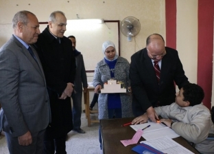 محافظ القاهرة يتابع سير امتحانات منتصف العام للشهادة الإعدادية