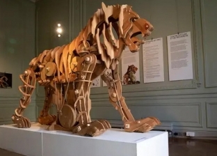 عرض أسد ليوناردو دافينشي الخشبي في باريس