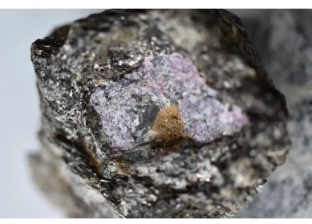 اكتشاف أقدم ياقوتة على الأرض: عمرها 2.5 مليار سنة وبها آثار مدهشة