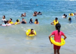 شاطئ «ذوي الهمم» يستقبل 150 طفلا من مرضى الشلل الدماغي في الإسكندرية