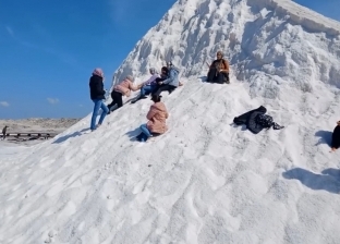 «CNN» تروّج لجبال الملح في بورسعيد: تشبه ثلوج القطب الشمالي