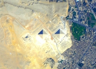 السفارة الأمريكية بالقاهرة تنشر صورة مذهلة للأهرامات: المفضلة لرواد الفضاء