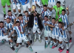 قناة القاهرة الإخبارية: احتفالات ضخمة في الأرجنتين بعد وصول ميسي ورفاقه بكأس العالم