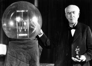 من هو مخترع المصباح الكهربائي؟.. إجابة سؤال الحلقة 25 من «مهيب ورزان»