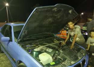 "عمر" أصغر ميكانيكي في الغردقة متفوق دراسيا وحلمه تصنيع سيارة