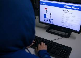 القبض على تاجر «آثار وعملة» يعرض بضاعته على «فيسبوك»