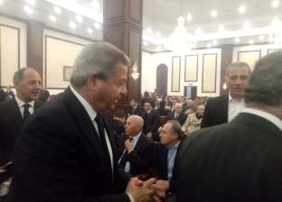 وزير الشباب السابق يصل إلى عزاء الرئيس الراحل حسني مبارك