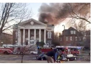 حريق هائل في مكتبة مخطوطات أمريكية كبرى