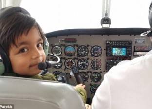 بالصور| قصة أصغر طيار في العالم.. إماراتي الأصل وعمره 7 سنوات