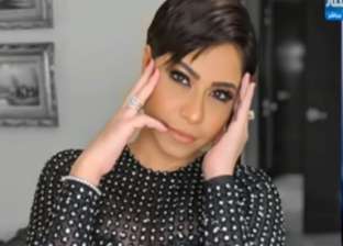 بالفيديو| تامر أمين يطالب بمنع شيرين من الغناء: "مش قادرة تظبط لسانها"