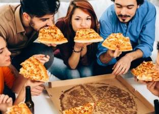 منها البيتزا.. أطعمة مفيدة للصحة يظن البعض أنها ضارة