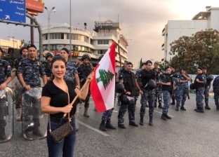 فيديو.. مشاهير لبنان يشاركون في المظاهرات: "بدنا نعيش بكرامة"