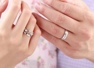 ما هو سبب ارتداء خاتم الزفاف في "البنصر"؟