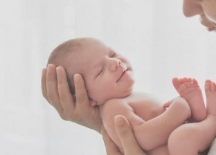 فوائد الرضاعة الطبيعية.. أفضل غذاء للطفل ويحمي الأم من سرطان الثدي