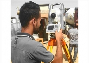 «عامر» من عامل بناء بيومية 45 جنيها إلى مهندس مساحة: مشوار طويل