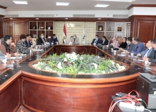 محافظ بني سويف يعقد الاجتماع الدوري بأعضاء مجلسي النواب والشيوخ