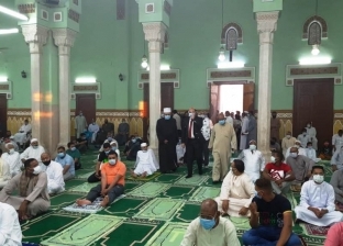 الآلاف يؤدون صلاة العيد في 1900 مسجد بأسوان