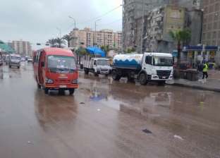 أمطار غزيرة تضرب الإسكندرية.. وانتشار سيارات الصرف الصحي بالشوارع (صور)
