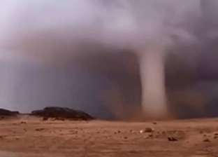 سر ظاهرة الجوية المخيفة في السعودية.. إعصار قمعي نادر (فيديو)