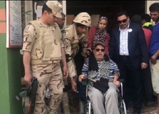 على "كرسي متحرك".. منصور يدعو المصريين للاستفتاء: "التعديلات إيجابية"