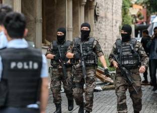 تركيا تصدر مذكرات اعتقال لعشرات من موظفين في القضاء والسجون
