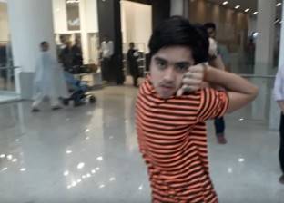 بالفيديو| صبي باكستاني يدير رأسه 360 درجة في كل الاتجاهات