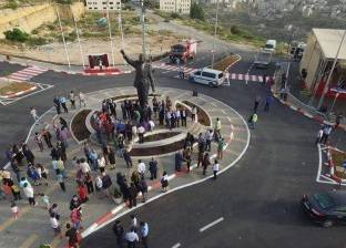 إزاحة الستار عن تمثال ضخم لـ "نيلسون مانديلا" في رام الله