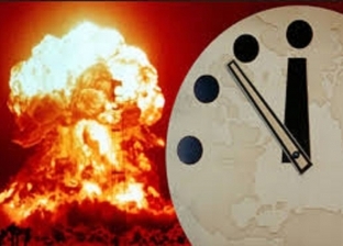 البشرية على وشك الفناء.. كيف تهدد ساعة يوم القيامة العالم هذا العام؟