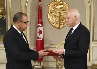 عزل «الرئيس» أو استقالة رئيس الحكومة.. أزمة غير مسبوقة في تونس
