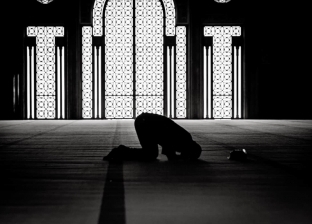 دار الإفتاء توضح فضل الصلاة في جوف الليل: من صفات أهل الجنة